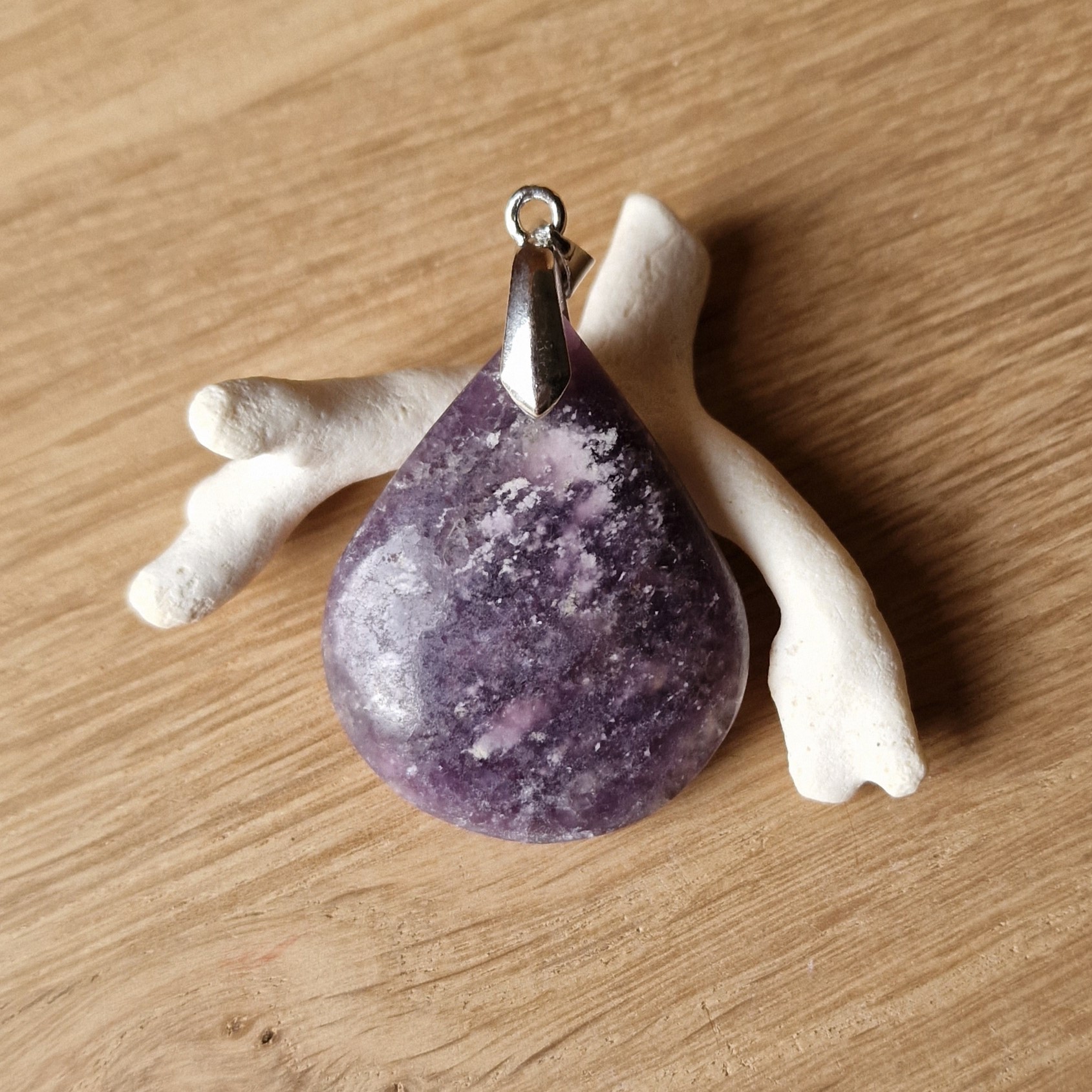 Pendentif Lépidolite Violet Fait Main - Pierres Précieuses - Argenté Plaqué - Design Ethnique Unique