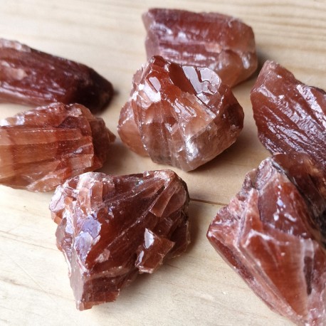 Calcite rouge brute