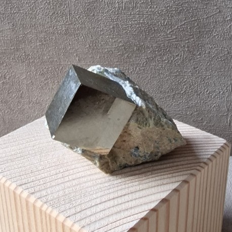 Pyrite sur matrice