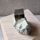 Pyrite sur matrice