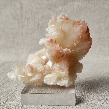 Stilbite rouge