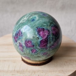 rubis sur fuchsite - sphère