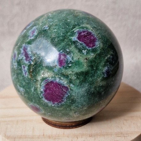 rubis sur fuchsite - sphère