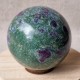 rubis sur fuchsite - sphère