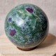 rubis sur fuchsite - sphère