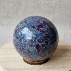 rubis sur cyanite - sphère