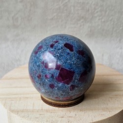 rubis sur cyanite - sphère