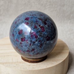 rubis sur cyanite - sphère