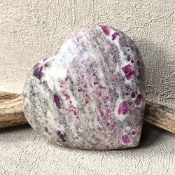 rubis sur albite - coeur