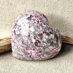 rubis sur albite - coeur