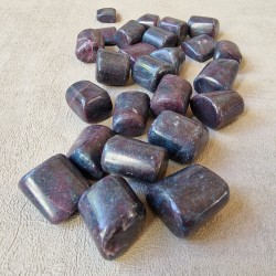 Rubis sur Cyanite