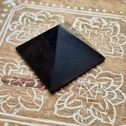 Shungite - Pyramide 6 cm