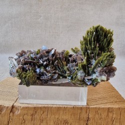 Épidote, Axinite et Quartz - Lima, Pérou